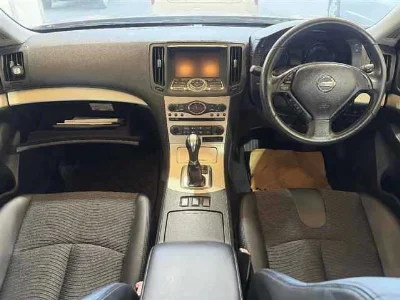 NISSAN SKYLINE