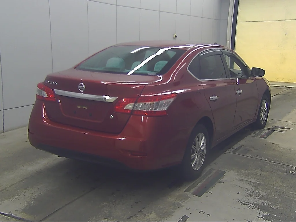 Nissan Sylphy  с аукциона в Японии