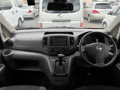 NISSAN NV200