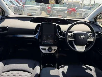 TOYOTA PRIUS PHV