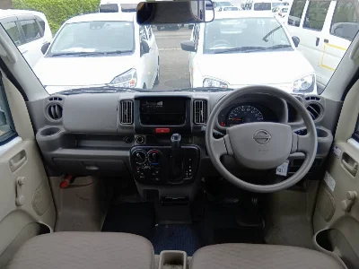 NISSAN CLIPPER VAN