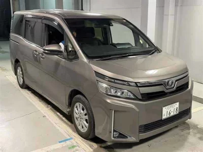 TOYOTA VOXY, 2018 — лот японского аукциона