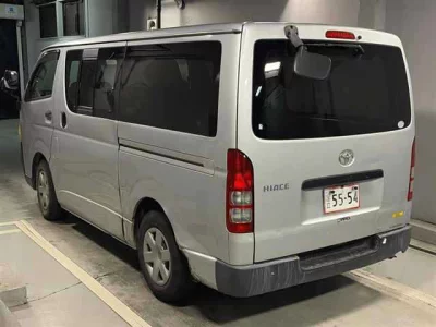TOYOTA HIACE VAN