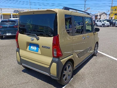 DAIHATSU TANTO FUN CROSS
