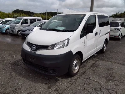 NISSAN NV200