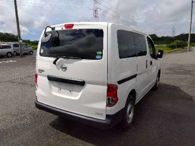 NISSAN NV200