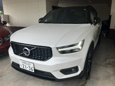 VOLVO XC40