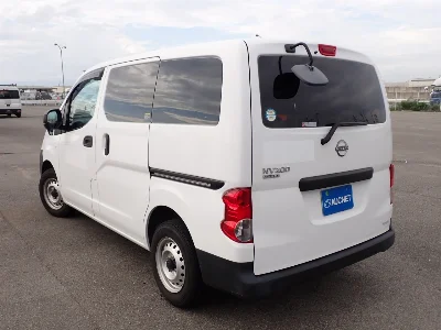 NISSAN NV200