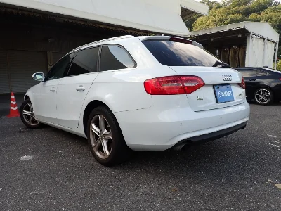 AUDI A4 AVANTE