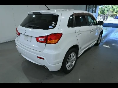 MITSUBISHI RVR