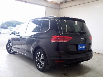 VOLKSWAGEN GOLF TOURAN