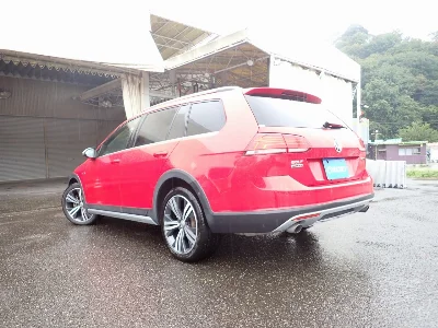 VOLKSWAGEN GOLF ALLTRACK