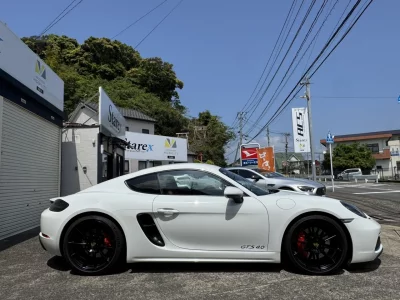 PORSCHE 718 CAYMAN