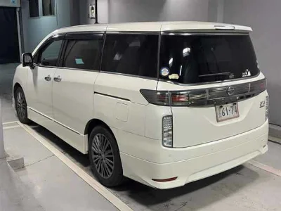 NISSAN ELGRAND