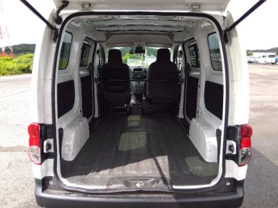 NISSAN NV200