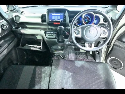 HONDA N BOX SLASH