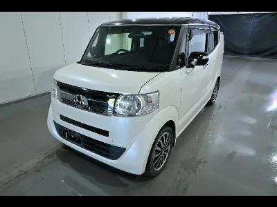 HONDA N BOX SLASH