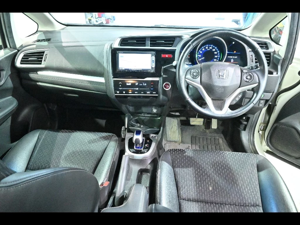 Honda Fit HYBRID L PACKAGE, миниатюра 3