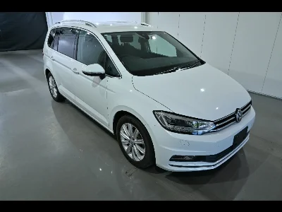 VOLKSWAGEN GOLF TOURAN