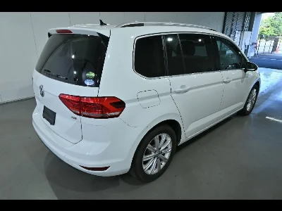 VOLKSWAGEN GOLF TOURAN
