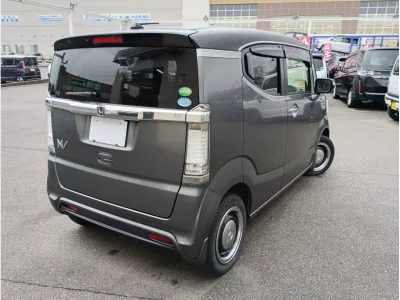 HONDA N BOX SLASH