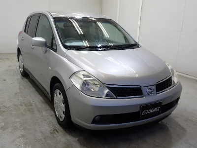 NISSAN TIIDA