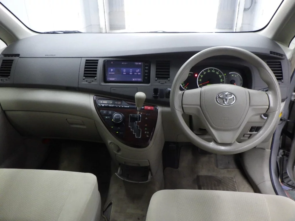 Toyota Isis L, миниатюра 3