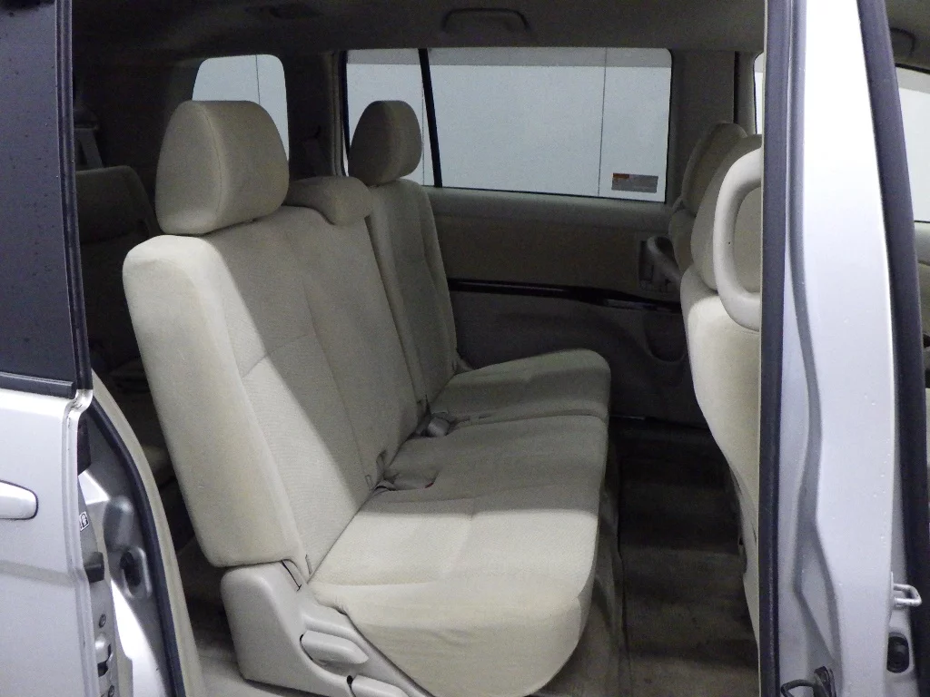 Toyota Isis L, миниатюра 7