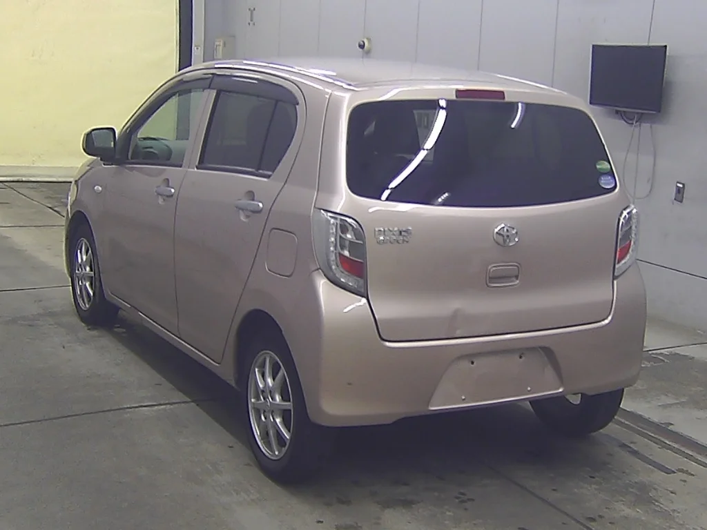 Toyota Pixis Epoch X, миниатюра 5