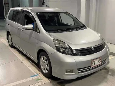 TOYOTA ISIS