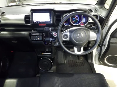 HONDA N BOX SLASH