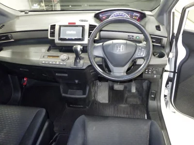 HONDA FREED SPIKE