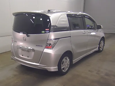 HONDA FREED SPIKE