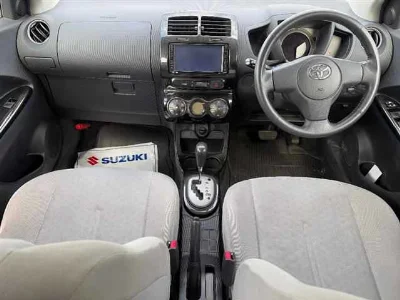 TOYOTA IST