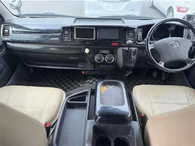TOYOTA HIACE