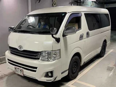 TOYOTA HIACE