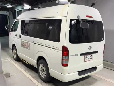 TOYOTA REGIUS VAN