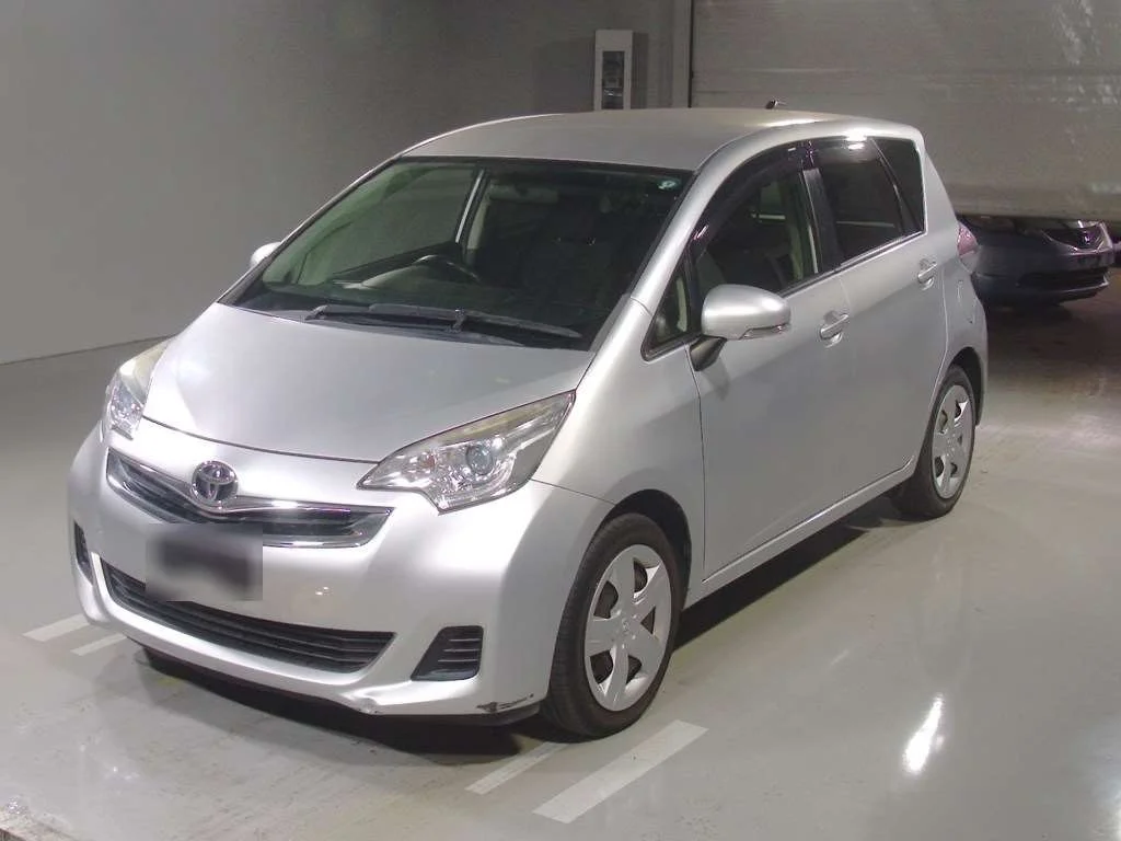 Toyota Ractis 2015