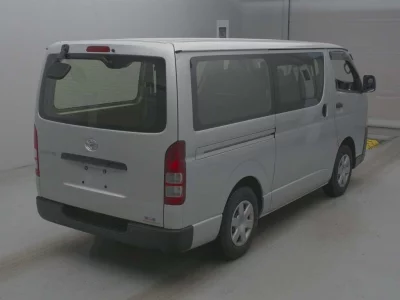 TOYOTA REGIUS VAN