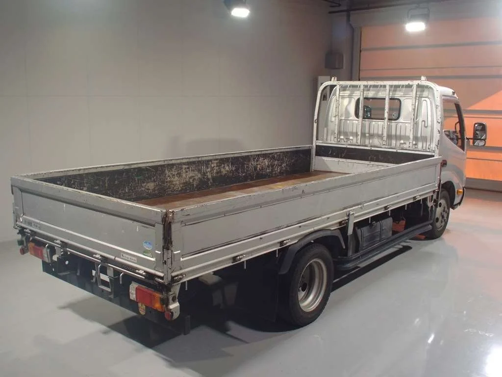 Toyota ToyoAce  с аукциона в Японии