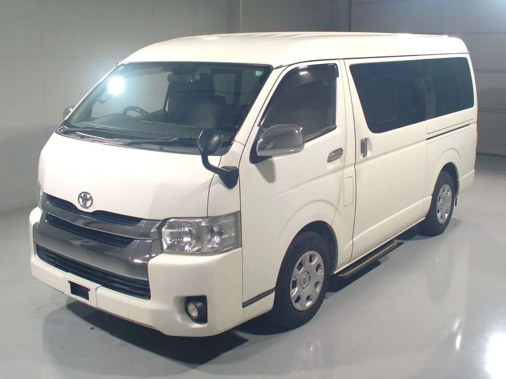 Toyota HiAce 2015