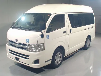 TOYOTA REGIUS VAN