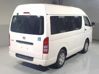 TOYOTA REGIUS VAN