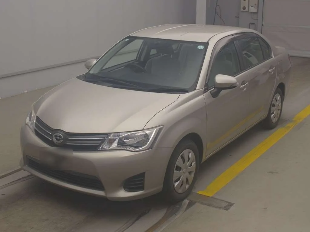 Toyota Corolla Axio 2013