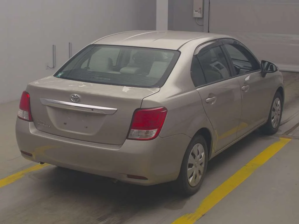 Toyota Corolla Axio  с аукциона в Японии