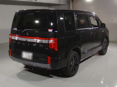 MITSUBISHI DELICA D5