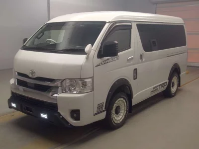 TOYOTA HIACE