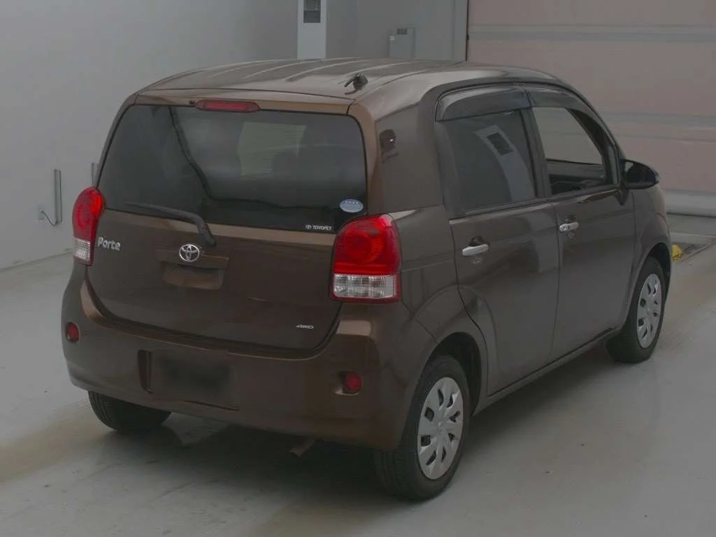 Toyota Porte  с аукциона в Японии