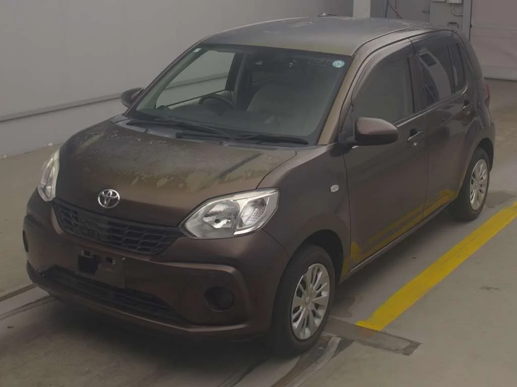 Toyota Passo  с аукциона в Японии