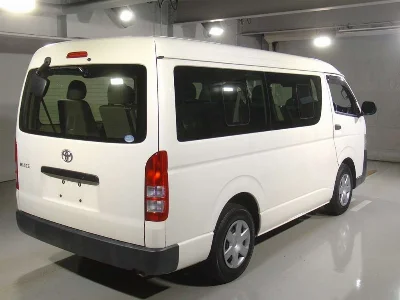 TOYOTA HIACE